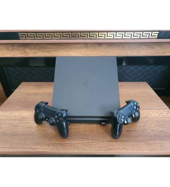 PS4 PlayStation + много игри