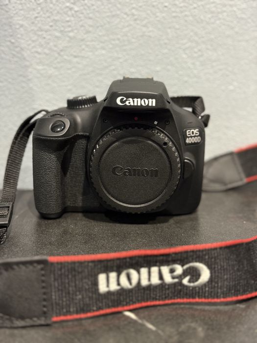 Canon EOS 4000D
