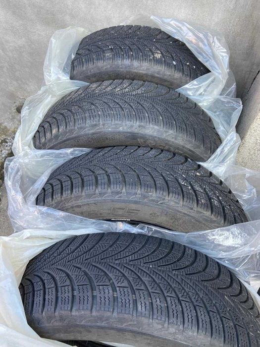 Set 4 anvelope iarna 185/60/R16  Vredestein (produse in Olanda)