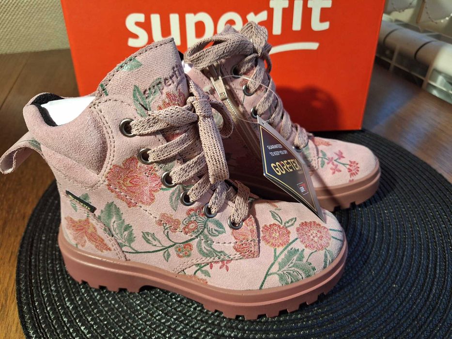 Нови обувки/маратонки/балерини/сникърси на Camper и Superfit – н. 27