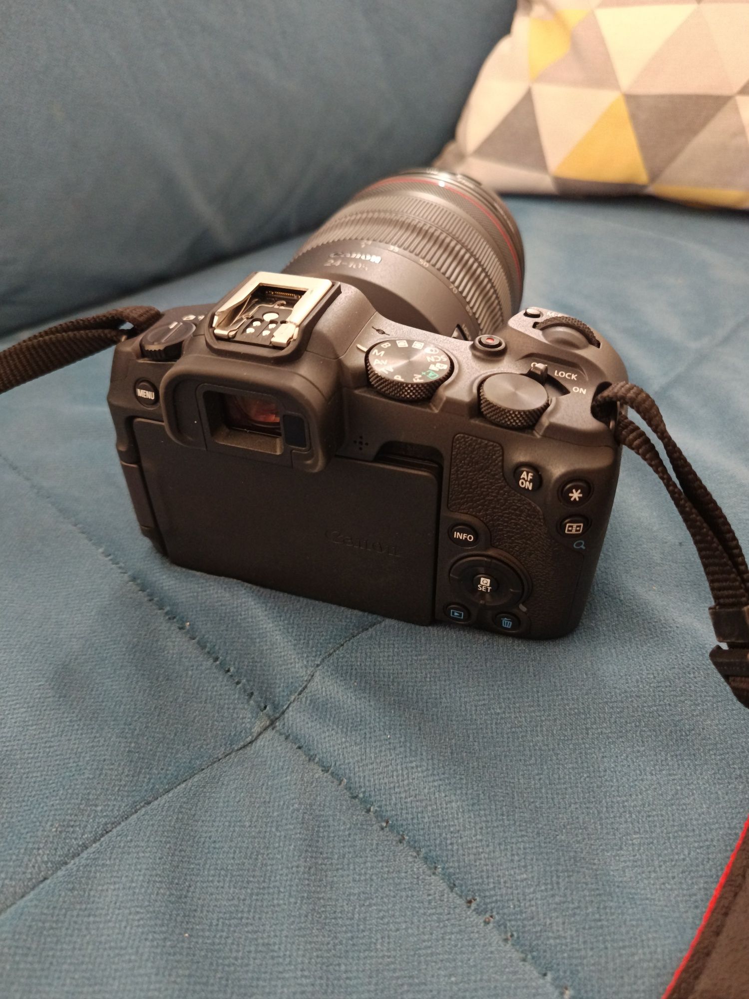 Canon EOS R8 Full frame + 24-105 RF F4 в гаранция