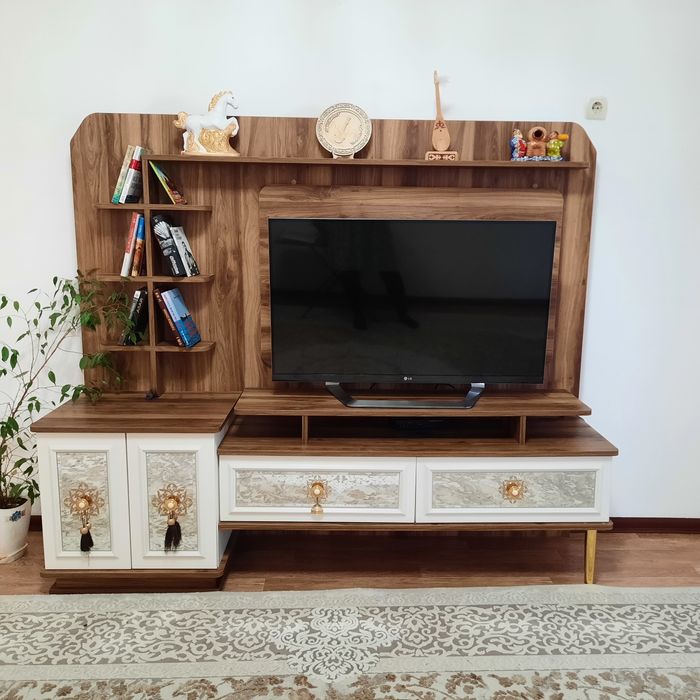 Качественный и красивый Под ТВ