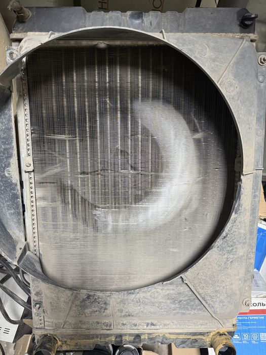 Продам радиатор на газель б.у