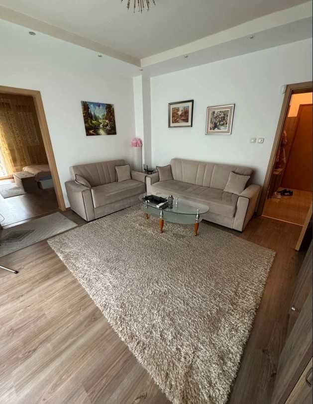 Дава се под наем Тристаен апартамент в София, Гео Милев - 68 кв.м за 765 € - Снимка #2