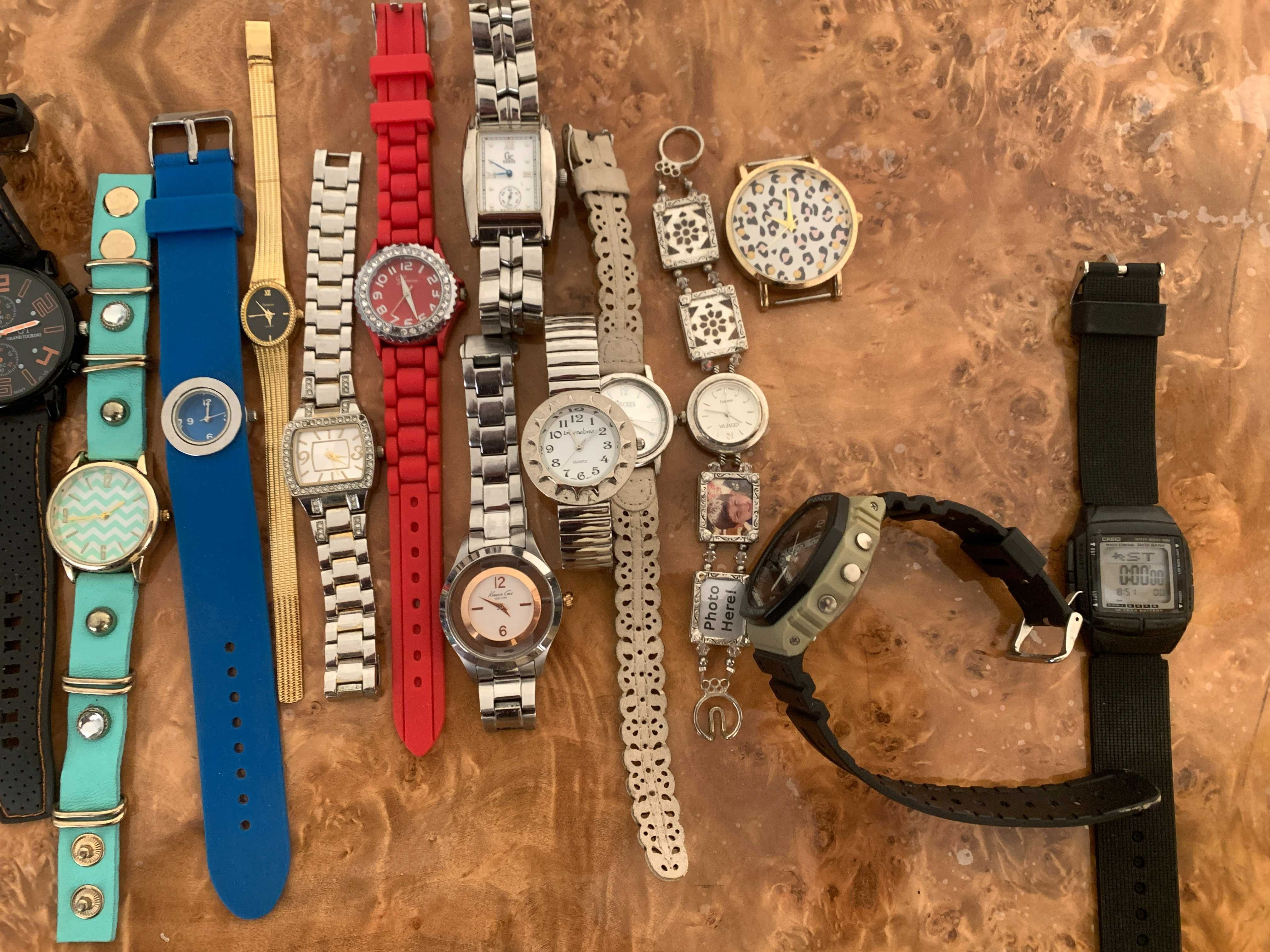 Timex Casio Raketa soatlar sotiladi