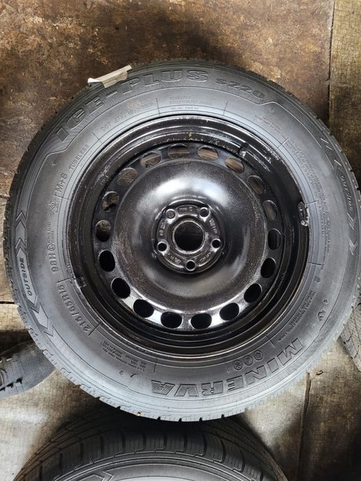 Jante tabla 5x112 VW TIGUAN R16 Anvelope 215 65 16 M+S