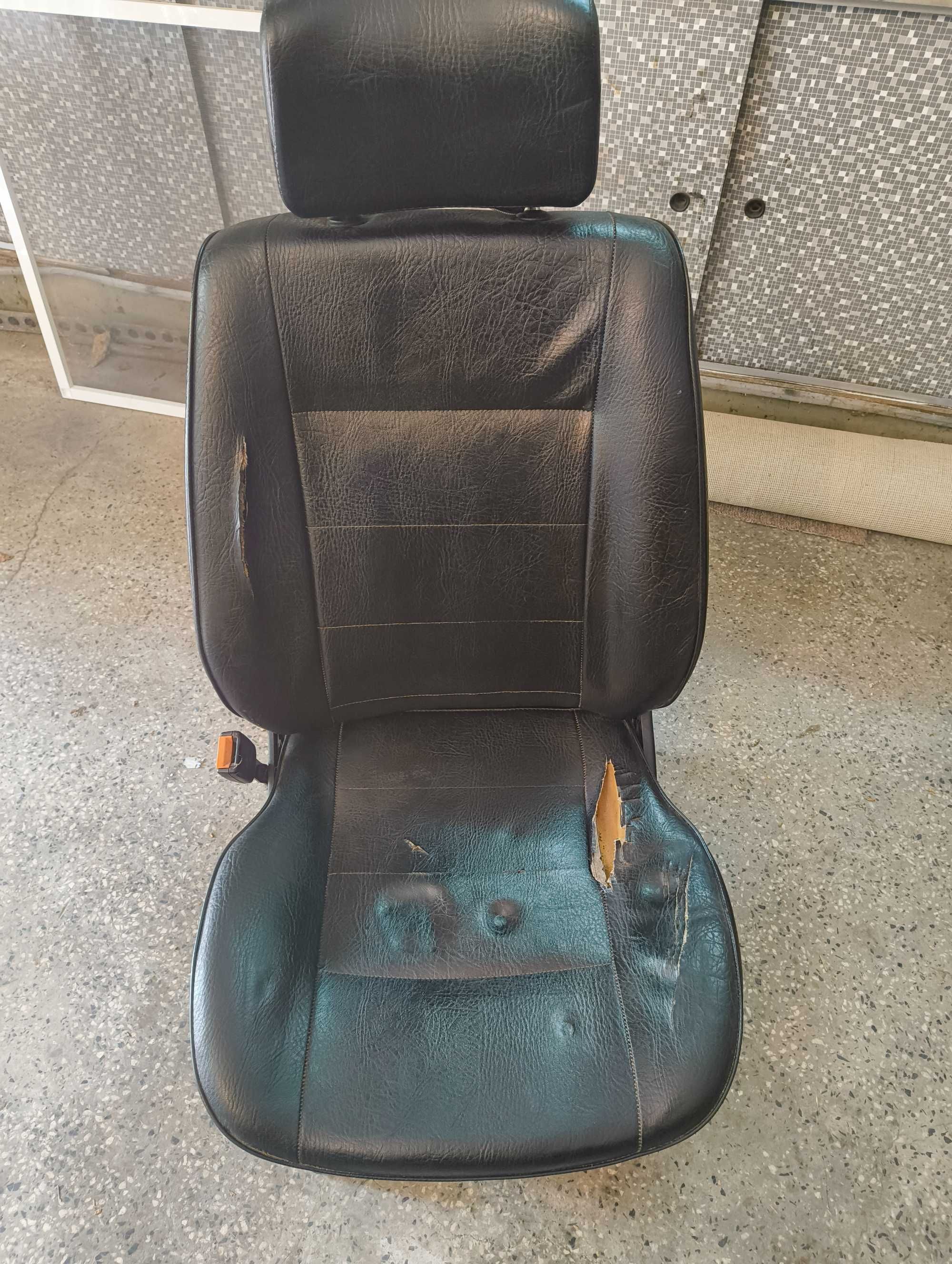 Кожени Седалки Vw Golf 2 4+1