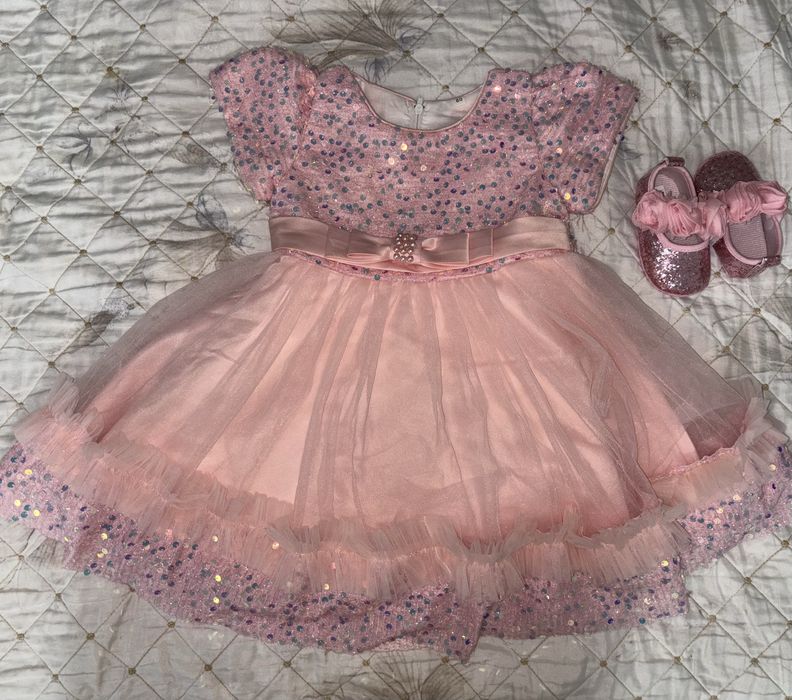 Продам розовое праздничное платье с балетками