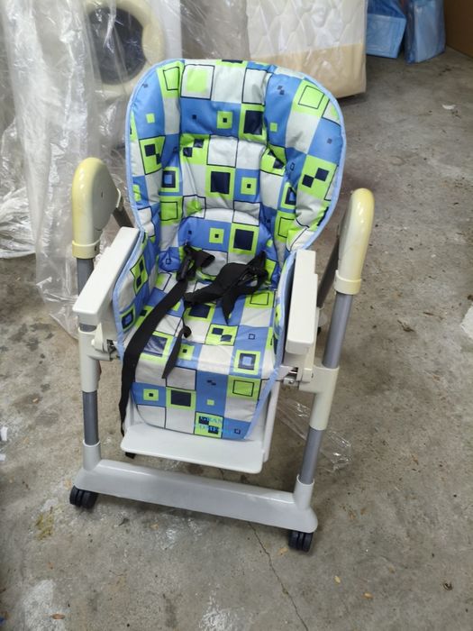 Стол за хранене за дете