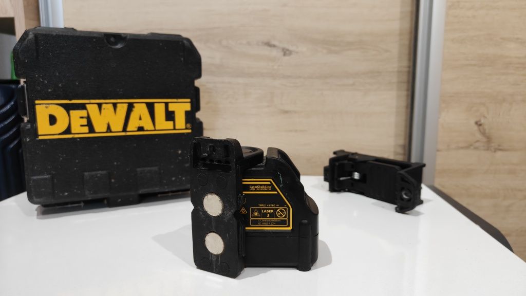 Dewalt DW088K Червен лазерен Нивелир