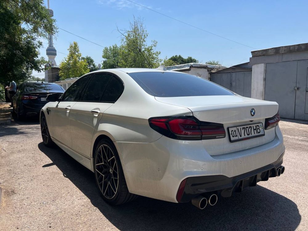 Продам BMW  f10 рестайлинг j30