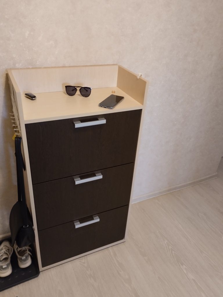 Продам прихожую и обувницу