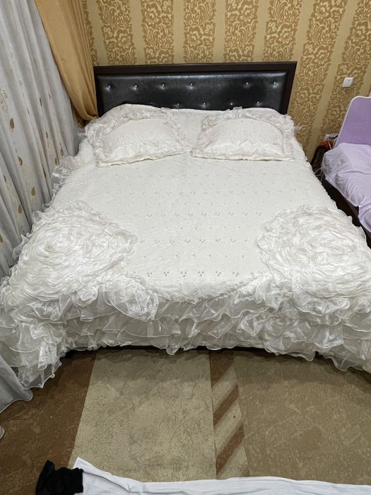 Деярли янги холатдаги покрывал сотилади