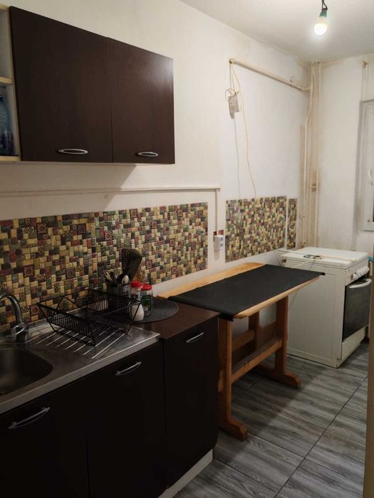 Inchiriez Garsoniera  Decomandata-Ploiesti Republicii Caraiman-LIBERA