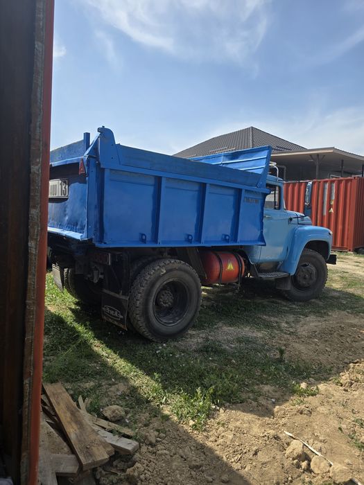 Зил Доставка сыпучих грузов. Отсев песок щебень сникерс глина