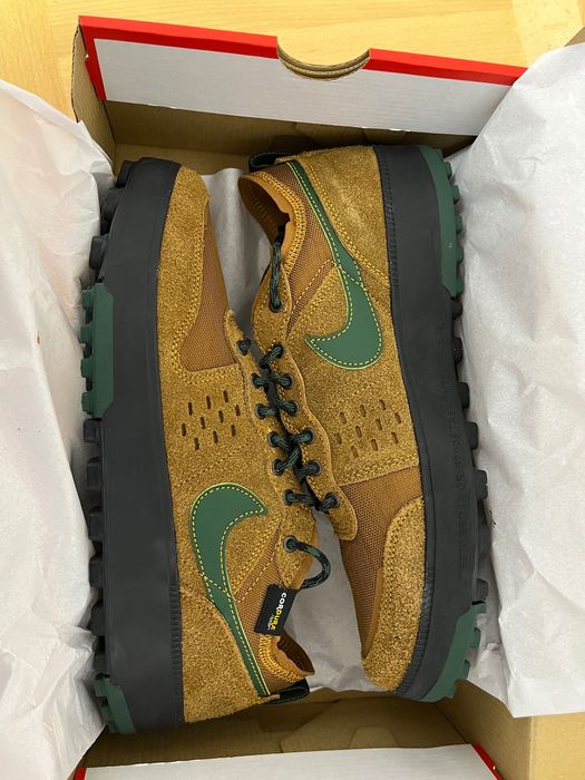 Pantofi sport Nike: model C1TY PRM și model SB PS8 mărimea 43