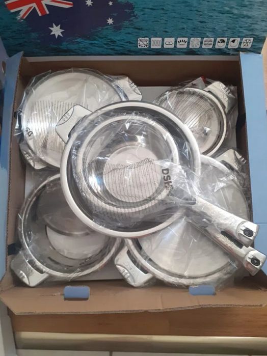 Vând set piese 17 Australia