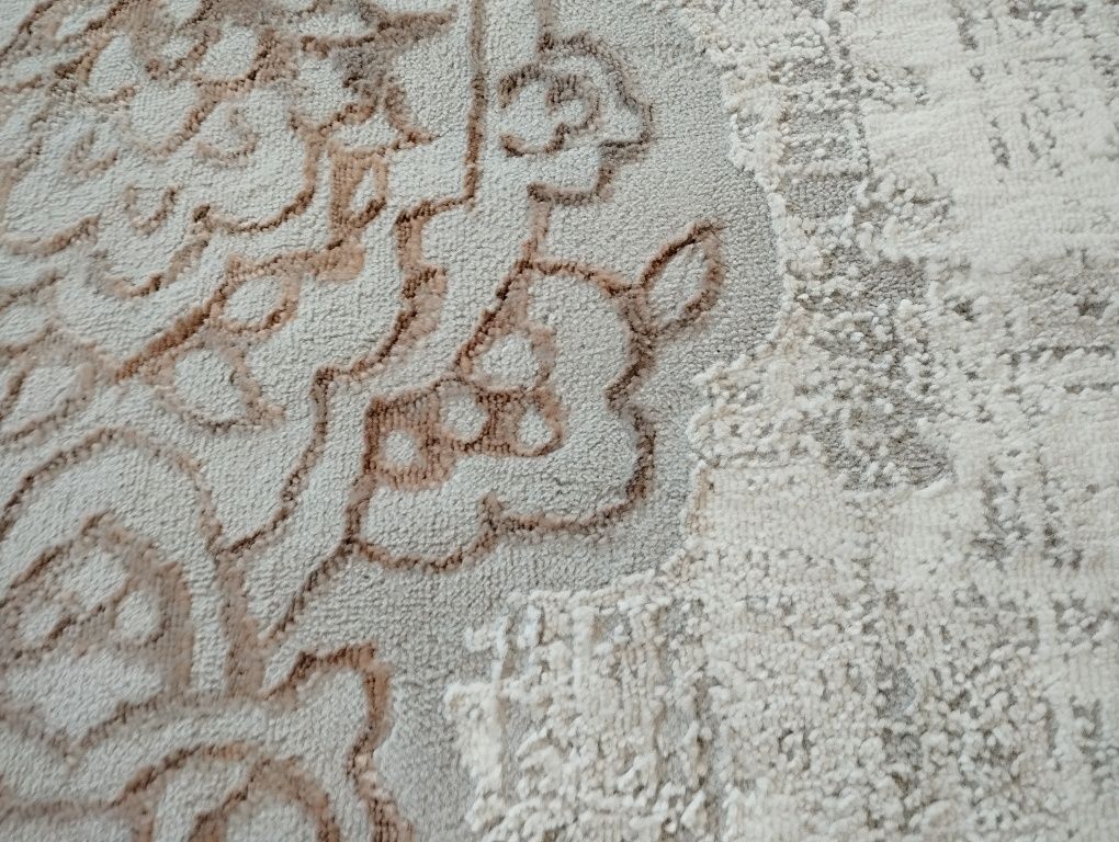 Продам ковер срочно