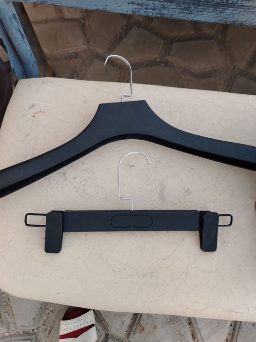 Вешалки новые по 250 тг