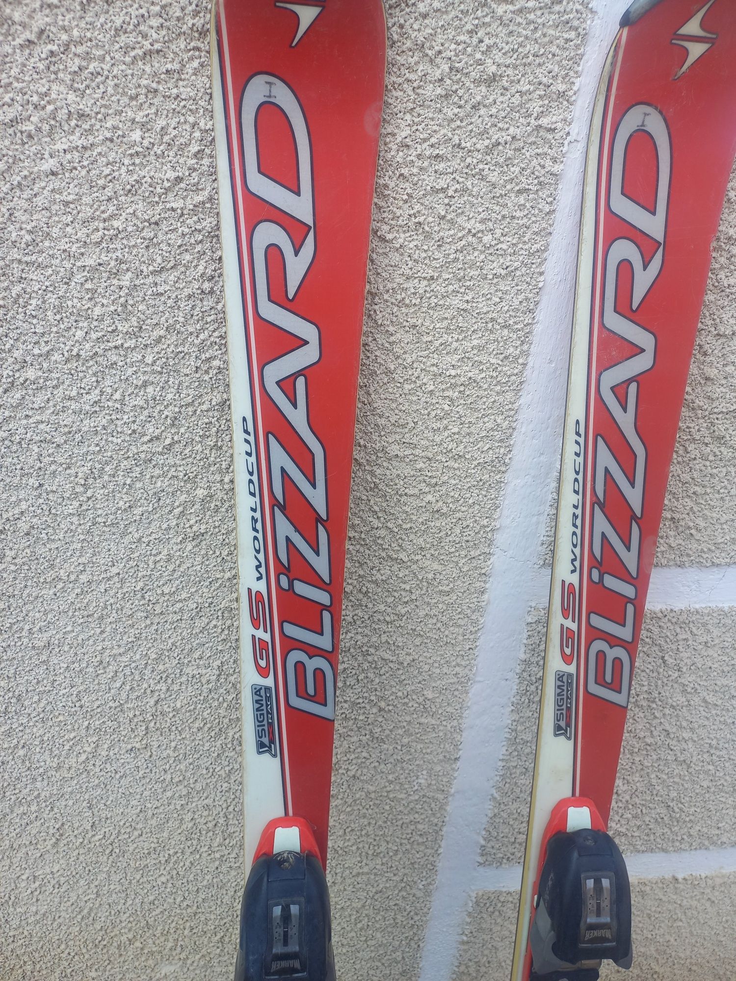 Skiuri marca blizzard lungime 147cm