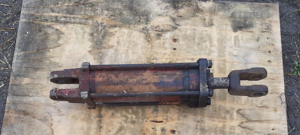 Vand 1 cilindru forta ,Tractor UTB si disc agricole.