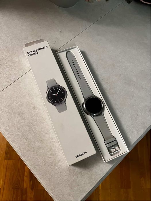Продаю Samsung Galaxy Watch4 Classic (46 мм, Bluetooth)