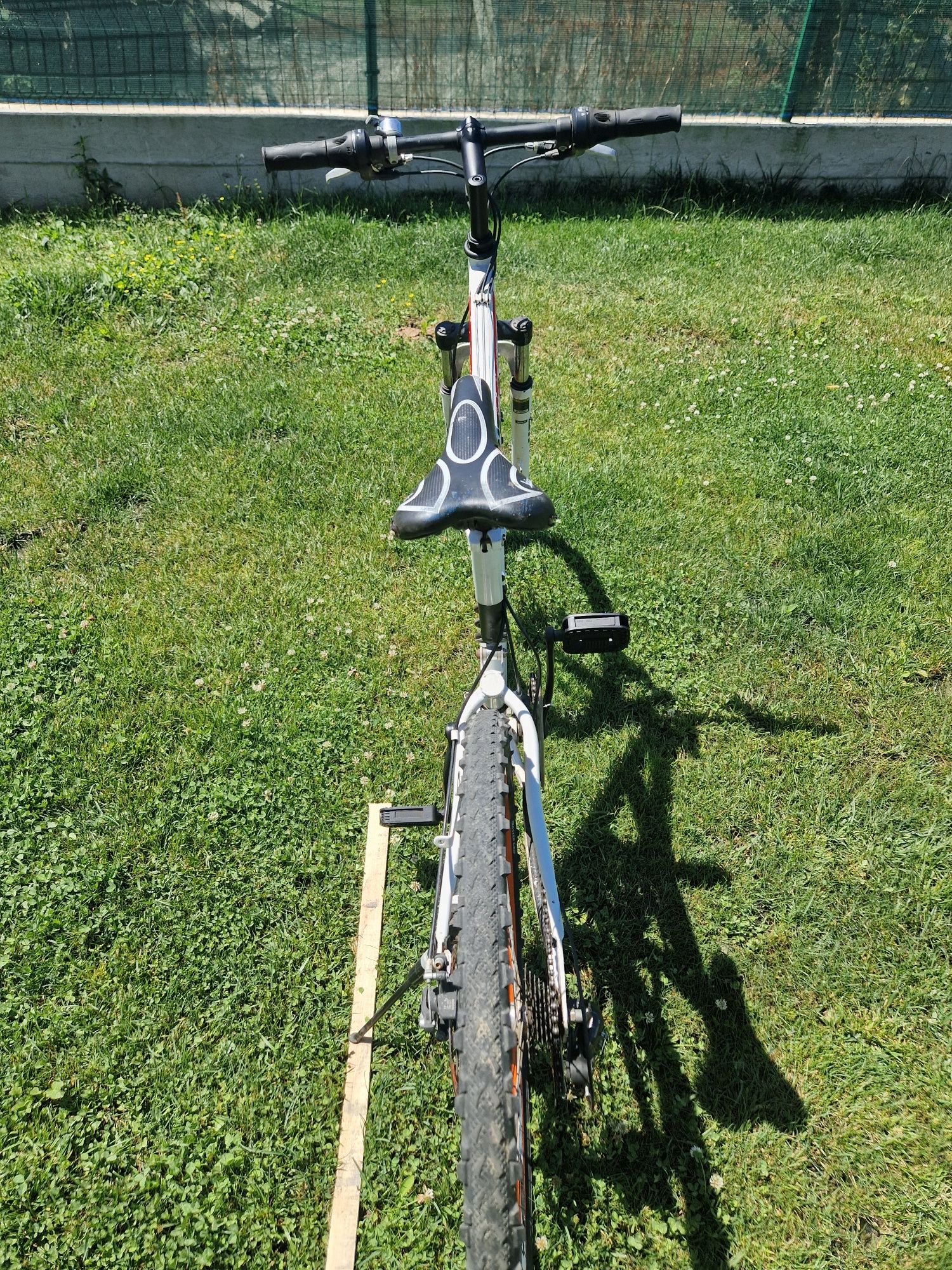 Bicicleta mare roti pe 28