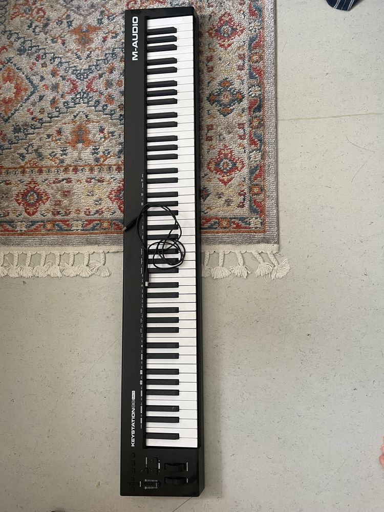 MIDI клавиатура M-audio keystation 88 Mk3