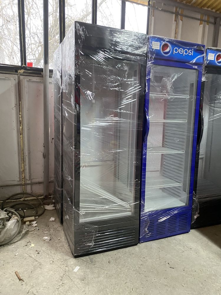Vitrina frigorifica cu o usa verticala si led