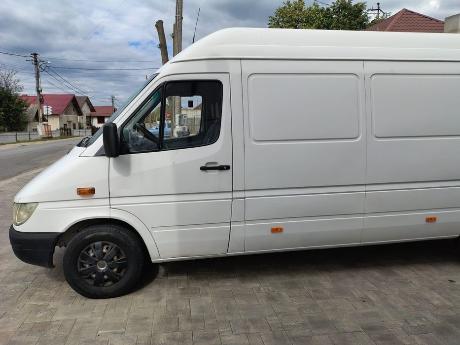 Vând Mercedes sprinter
