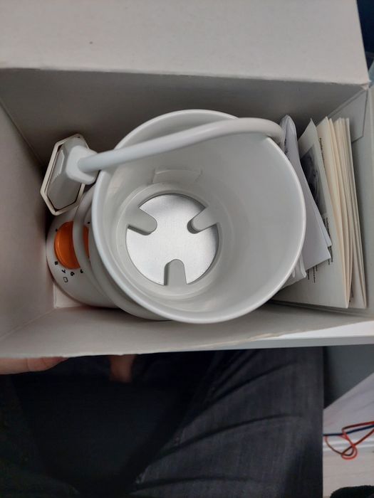 Incalzitor biberoane sau mancare REER UNIVERSAL HOME+CAR 702