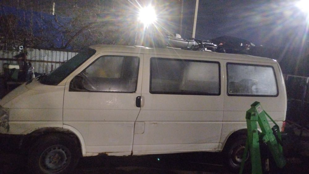 разбераю бусики т4 1.9 дизель 2.4 дизель есть кпп рейка двери итд