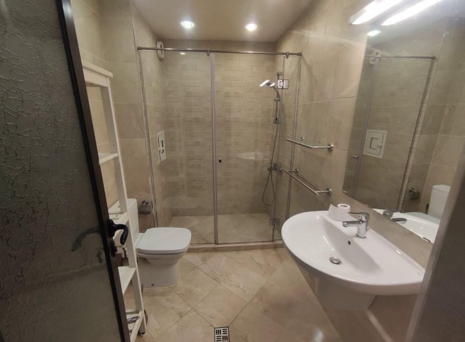 Дава се под наем Тристаен апартамент в София, Надежда 2 - 114 кв.м за 750 € - Снимка #5