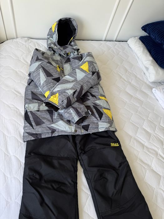 Продам Зимнюю куртку/полукомбенезон комплект