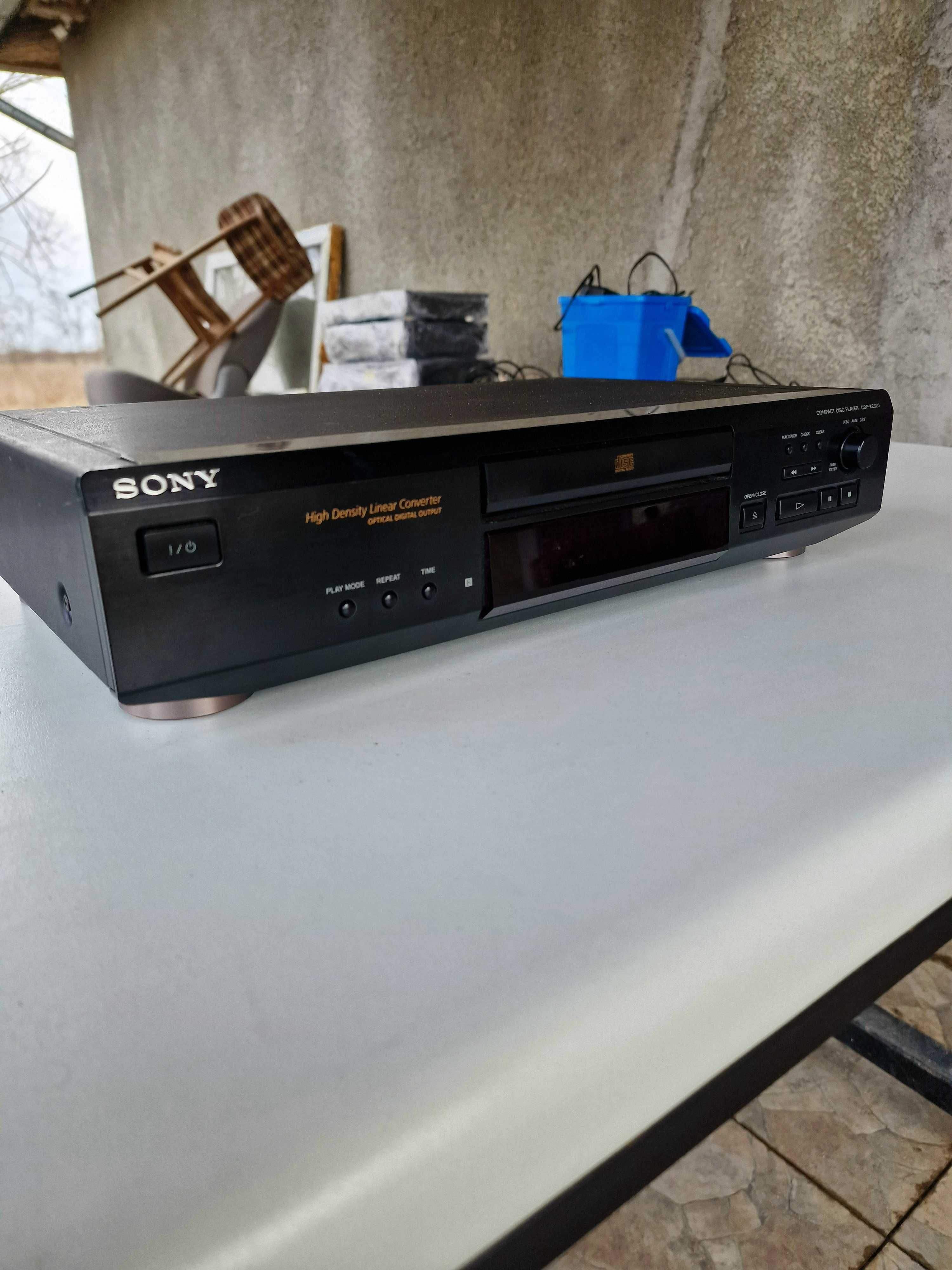 Compact Disc Player Sony Model: CDP-XE320