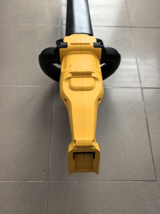 Акумулаторен храсторез DeWALT DCMHT563N, 18 V, 55 см