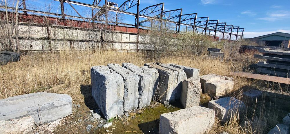 Продам железобетонные блоки
