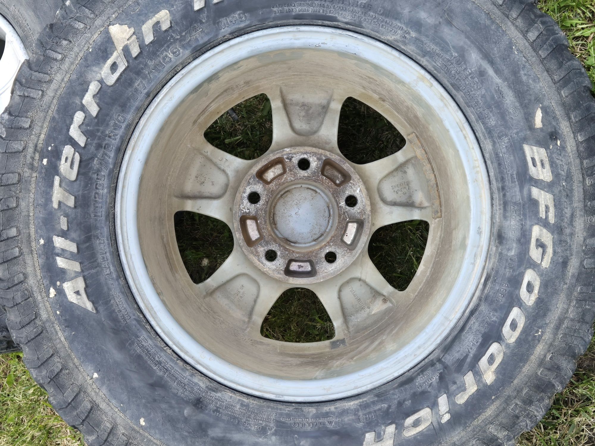 Гуми с джанти 265/70/R16