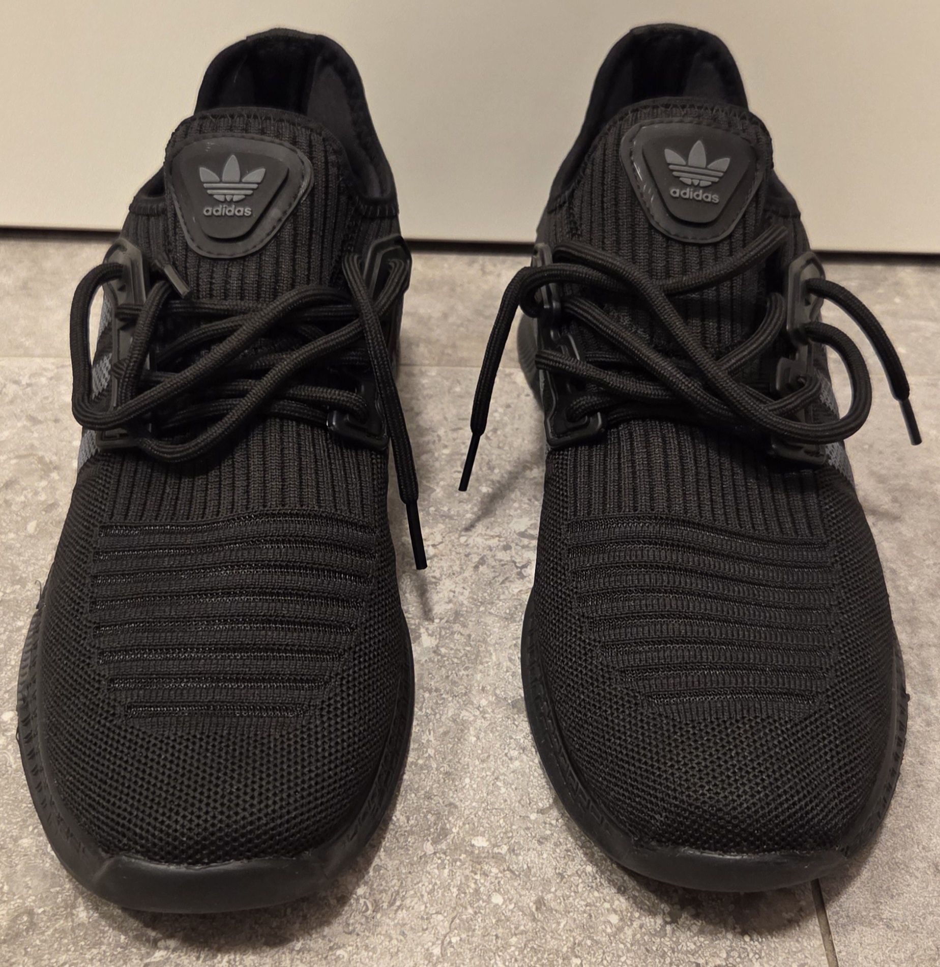 Vand adidasi Adidas marimea 44