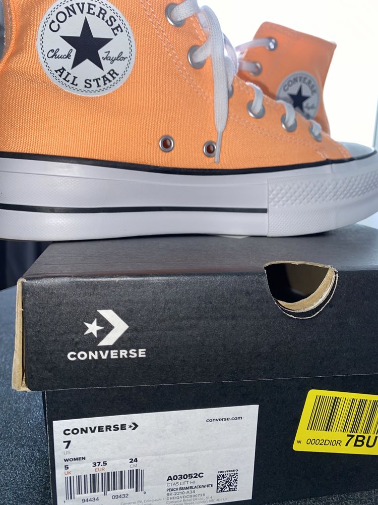 Converse peach beam/black/white