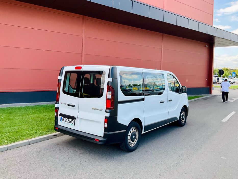 Renault Trafic 8+1 lung TVA inclus si deductibil