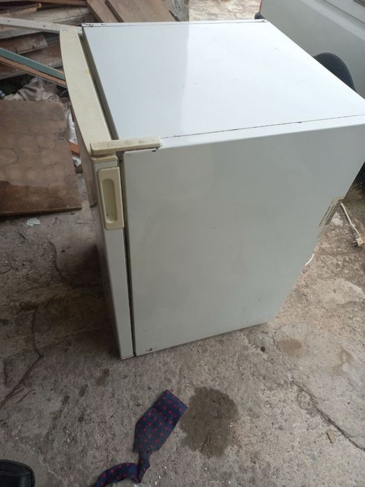Продавам Хладилник