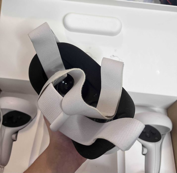 Vand Oculus Quest 2 256 gb conditie foarte buna