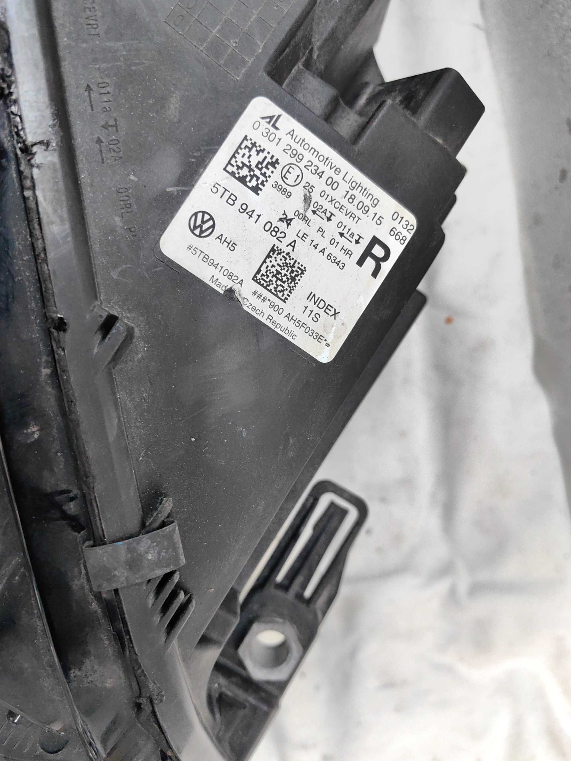 Оригинални  фарове  Vw Touran Full Led