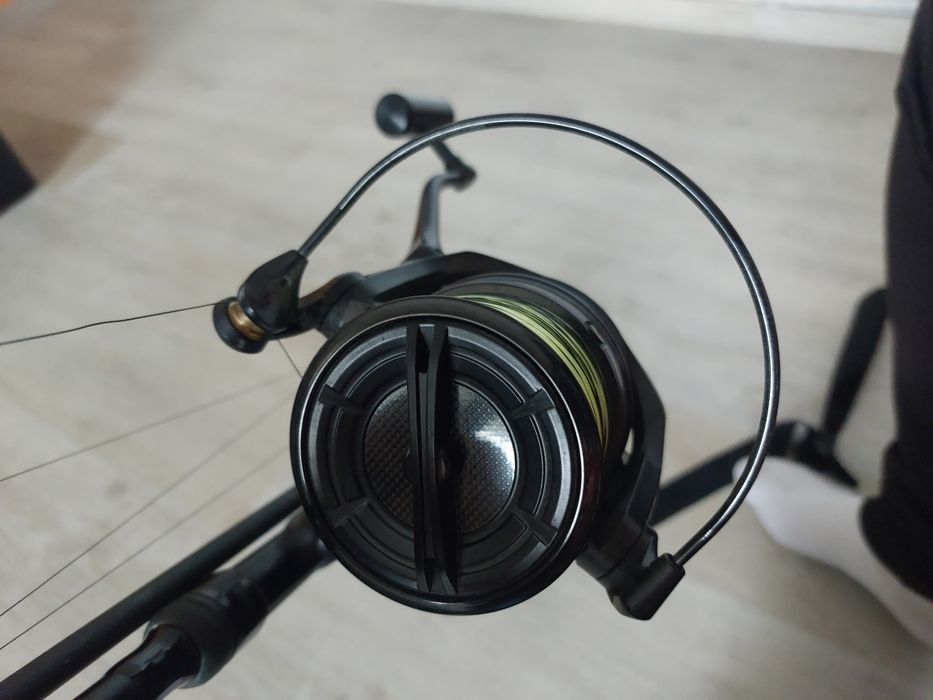 Продава се комплект въдица с макара!
Въдица: FL 360
Макара: PROLOGIC E