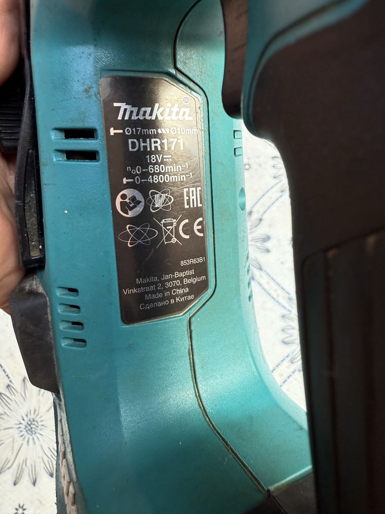 Акумулаторен перфоратор Makita