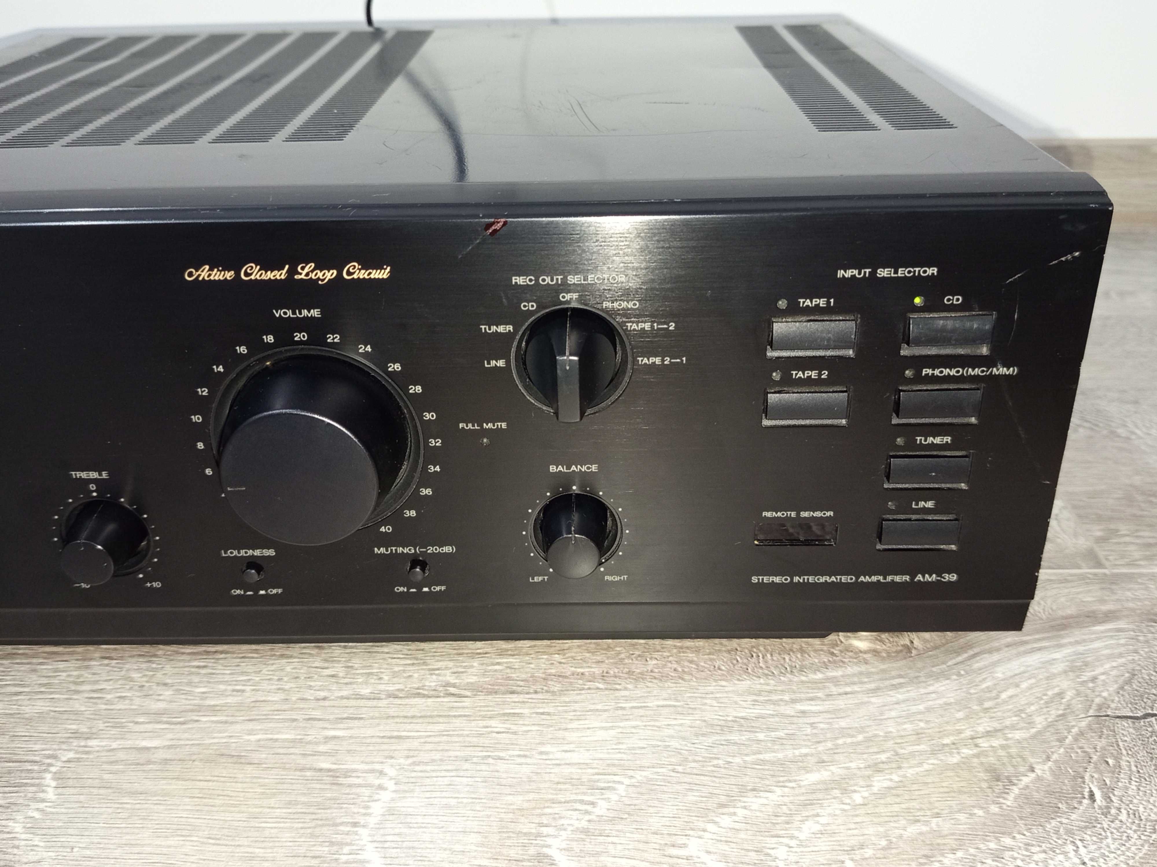Стерео усилвател Akai AM-39