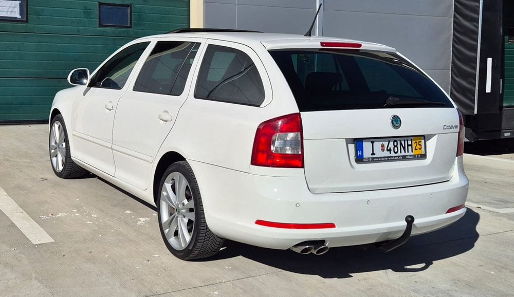 Skoda Octavia vrs 2011 dsg bi xenon trapa