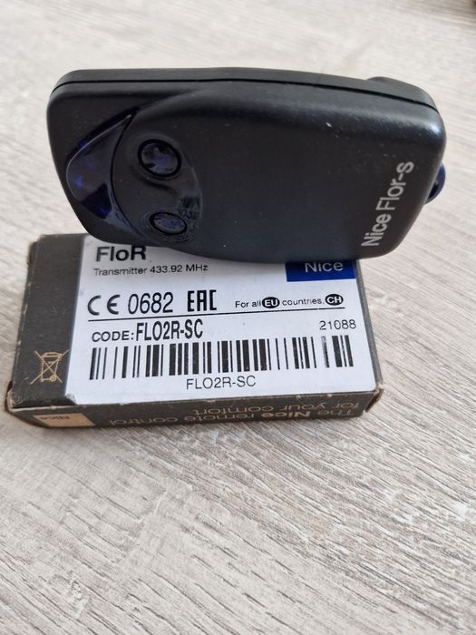 Telecomanda doua butoane Nice Flor-S