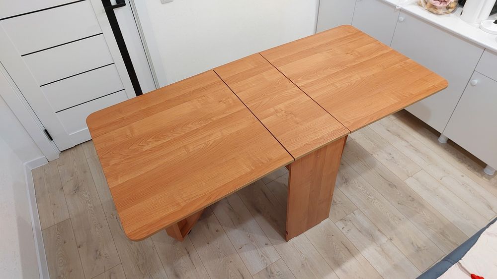 Стол книжка в отличном состоянии